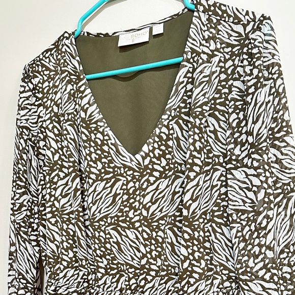 Green and White Patterned Midi Dress Size MP - Picture 1 of 6